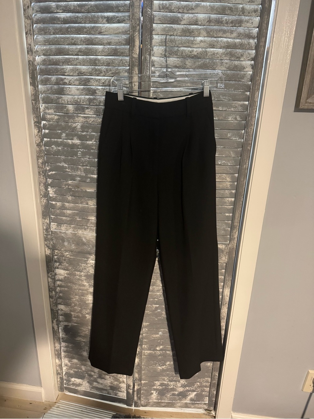 Women’s Aritzia Effortless Classic Black Dress Pants